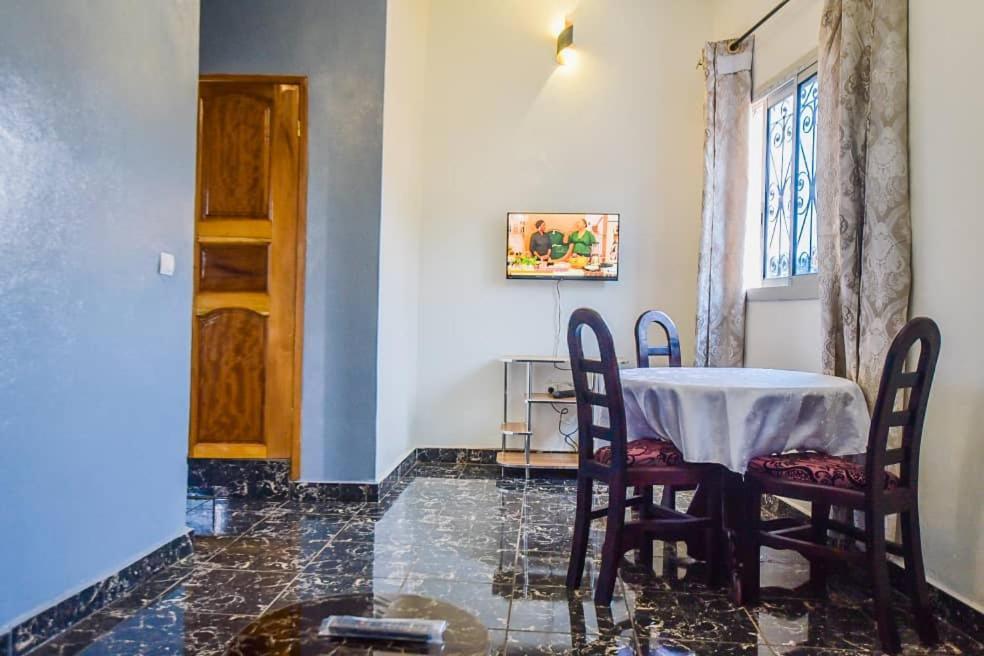 Appartements Neuf De Haut Standing Dm & Ng A Bafoussam Kültér fotó
