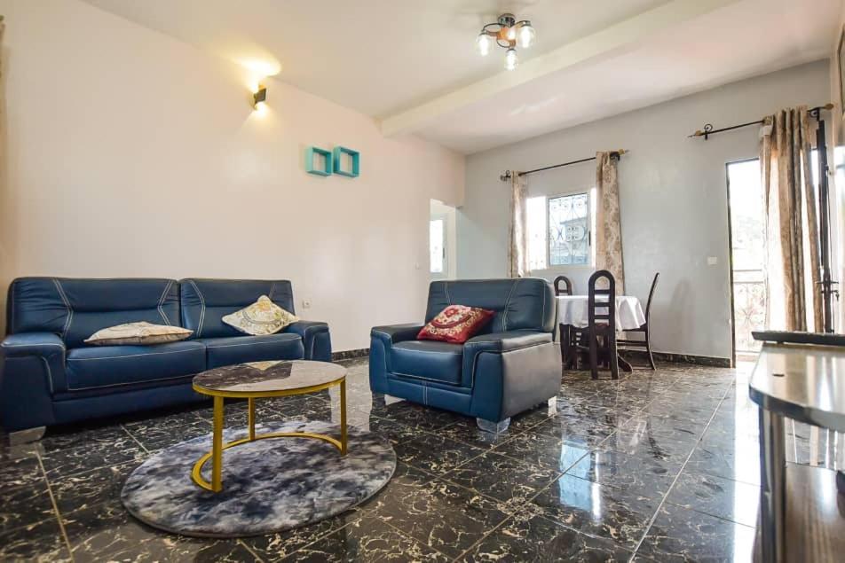 Appartements Neuf De Haut Standing Dm & Ng A Bafoussam Kültér fotó